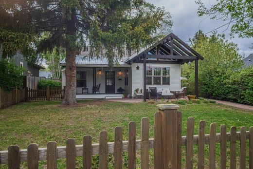 Luxury home in Bend, Deschutes County
