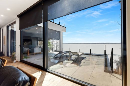 Detached House in Birchcliff, Alberta