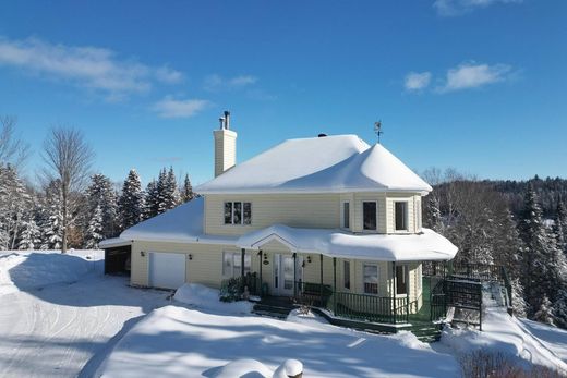 Casa Unifamiliare a Sainte-Marguerite-du-Lac-Masson, Laurentides