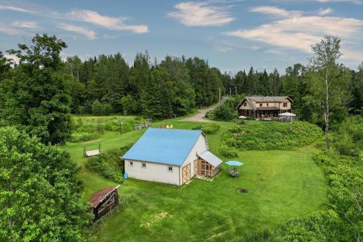 Casa di lusso a Saint-Sauveur, Laurentides