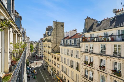 Apartment in Canal Saint Martin, Château d’Eau, Porte Saint-Denis, Paris