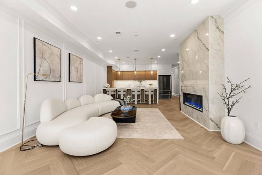 Apartment in Washington, Washington County