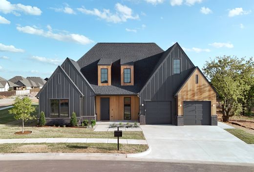 Luxury home in Edmond, Oklahoma County