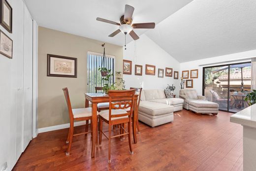 Piso / Apartamento en Yorba Linda, Condado de Orange