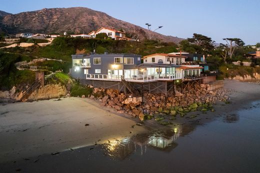 Malibu, Los Angeles Countyの一戸建て住宅