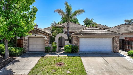 Luxury home in Elk Grove, Sacramento County
