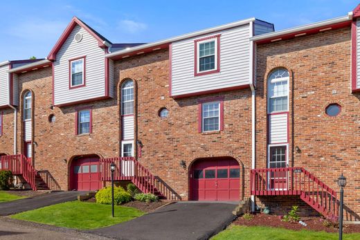 Townhouse in Imperial, Allegheny County