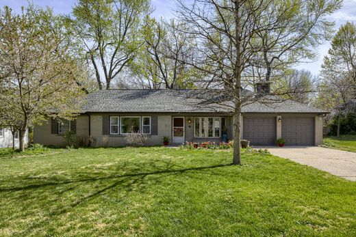 Detached House in Overland Park, Johnson County