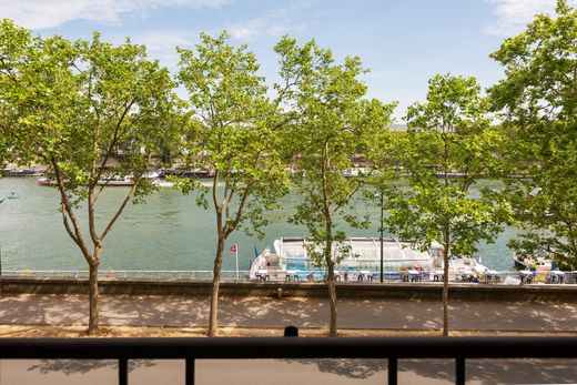 Apartment in Tour Eiffel, Invalides – Ecole Militaire, Saint-Thomas d’Aquin, Paris