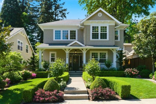 Luxury home in Lake Oswego, Clackamas County