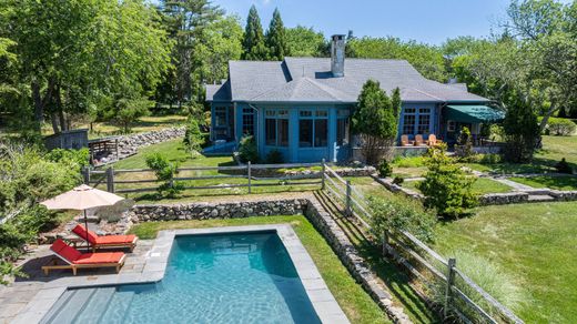 Detached House in Westport Point, Bristol County