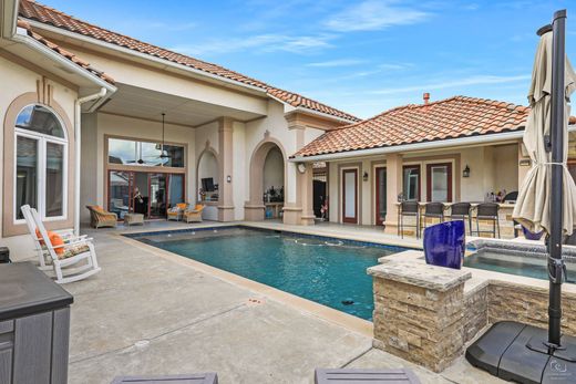 Detached House for sale in Hudson Oaks