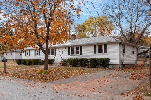 Luxury home in Bedford, Middlesex County