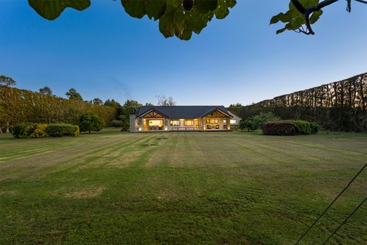 Country House in Rodney Point, Auckland