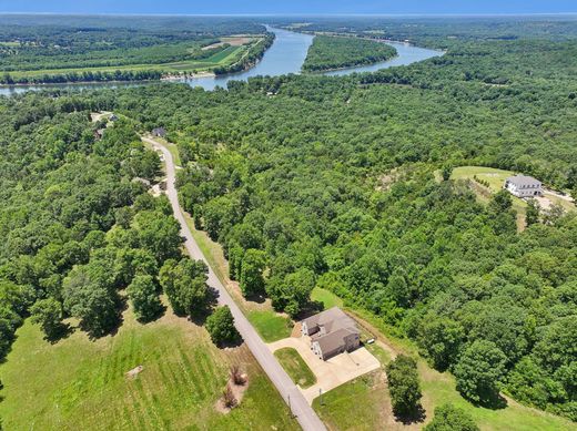 Detached House in Bath Springs, Decatur County