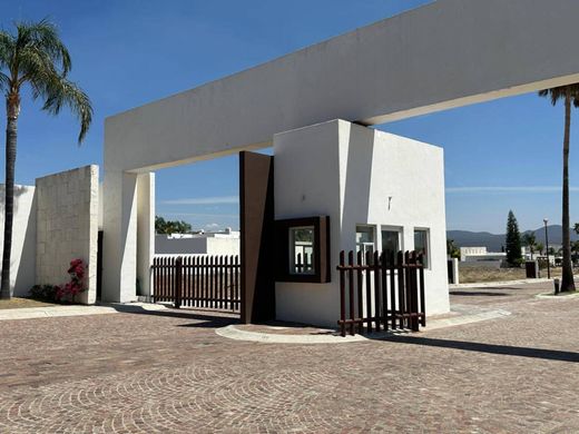 Terrain à Loma Real de Querétaro [Fraccionamiento], Querétaro