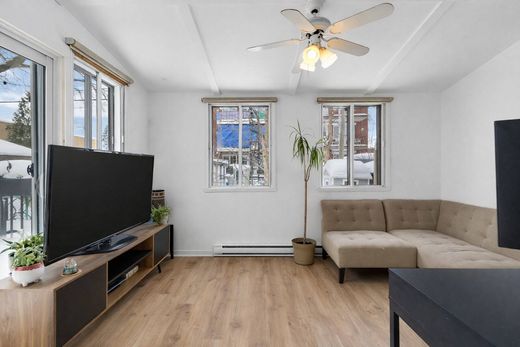 Dom jednorodzinny w Montreal, City of Montréal