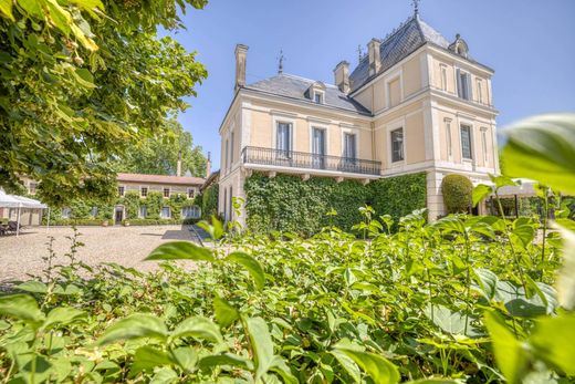 Vrijstaand huis in Bourg-en-Bresse, Ain