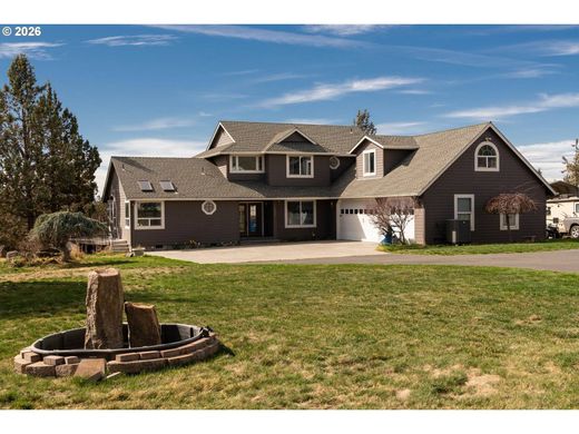 Luxury home in Terrebonne, Deschutes County