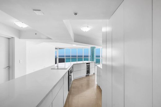 Apartment / Etagenwohnung in Miami Beach, Miami-Dade County