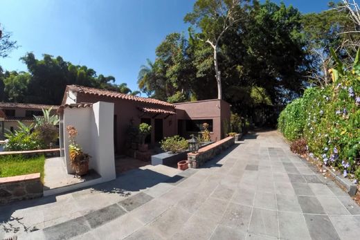 Detached House in Comala, Colima