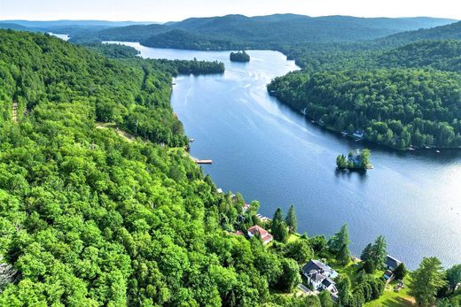 Detached House in Lac-des-Seize-Îles, Laurentides