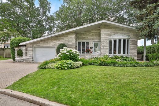 Casa en Sainte-Dorothée, Laval Region