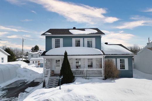 Vrijstaand huis in Saint-Jérôme, Laurentides