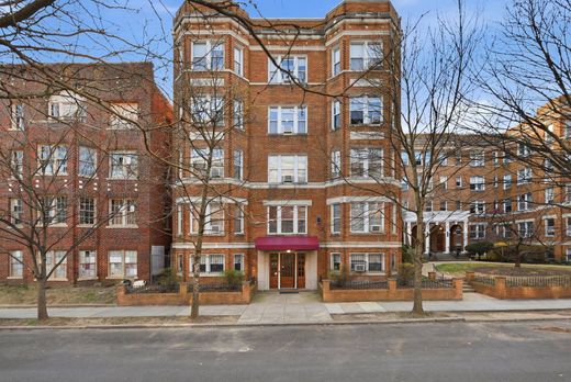 Apartment in Washington, Washington County