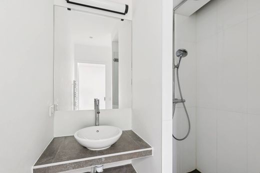 シャンゼリゼ、マドレーヌ、トリアングル・ドール, Parisのアパートメント