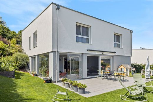 Detached House in Lignières, Neuchâtel District