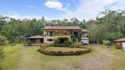 Detached House in Higgin Town, Lime Hall