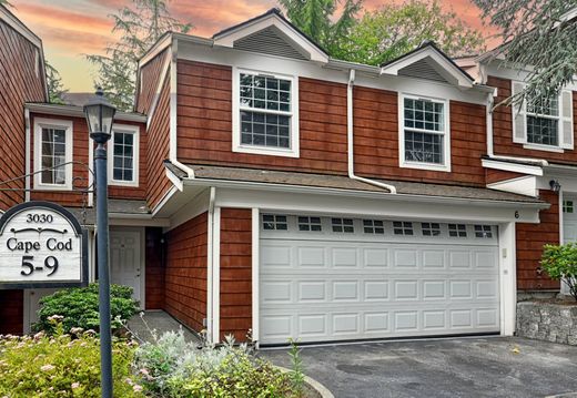 Townhouse in Bellevue, King County
