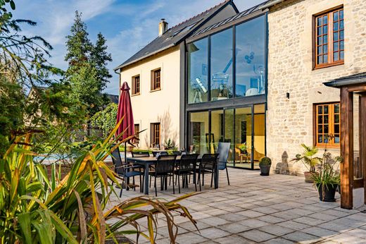 Detached House in Bayeux, Calvados