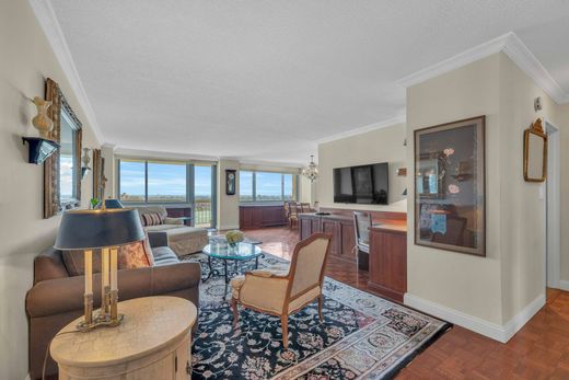 منزل ﻓﻲ Fort Lee, Bergen County