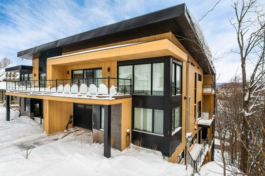 Apartment in Bromont, Montérégie