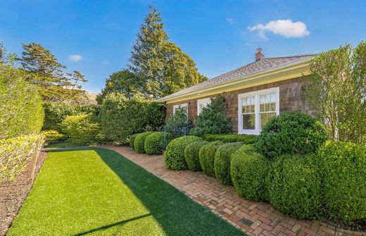 Detached House in East Hampton, Suffolk County