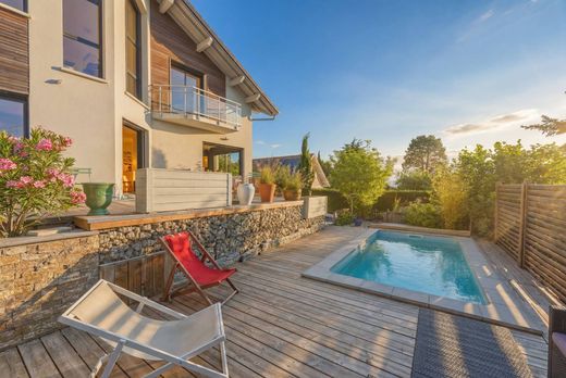 Detached House in Divonne-les-Bains, Ain