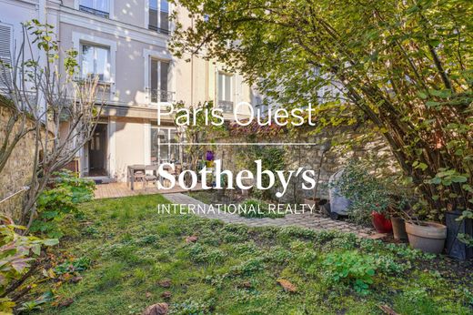 Detached House in Neuilly-sur-Seine, Hauts-de-Seine