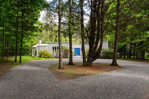 Detached House in Woodstock, Ulster County