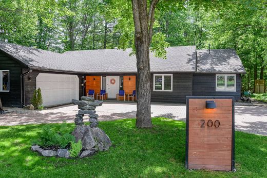 Detached House in Gravenhurst, Ontario