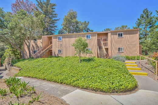 Apartment / Etagenwohnung in Monterey, Monterey County