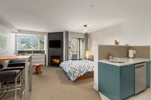 Apartment in Whistler Village, Squamish-Lillooet Regional District