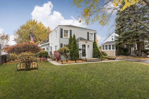 ‏בית חד-משפחתי ב  Niles, Cook County