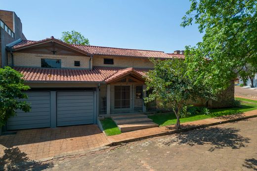 Vrijstaand huis in Ciudad del Este, Ciudad Del Este