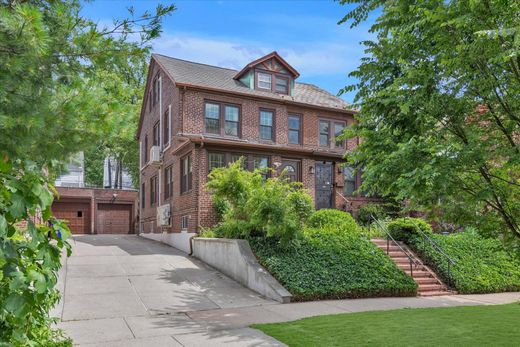 Semidetached House in Forest Hills, Queens