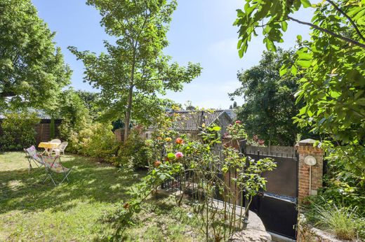 Einfamilienhaus in Sèvres, Hauts-de-Seine