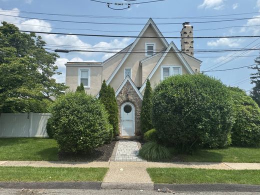 Detached House in Harrison, Westchester County