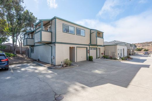 Apartment / Etagenwohnung in Marina, Monterey County