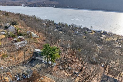 Detached House in Greenwood Lake, Orange County